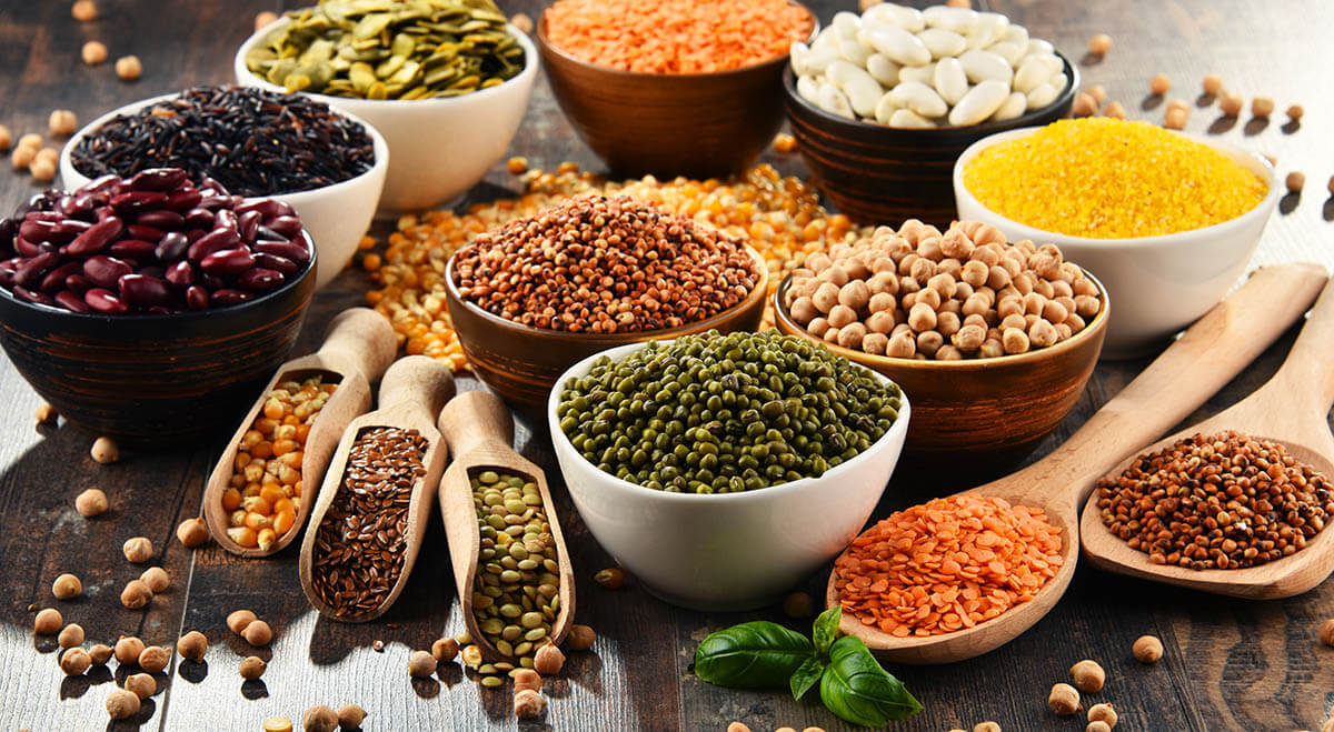 bowls of beans and legumes, common sources of antinutrients